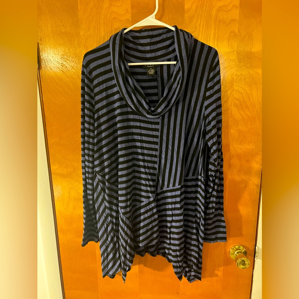 Long sleeve by Grace the perfect fit in an XL